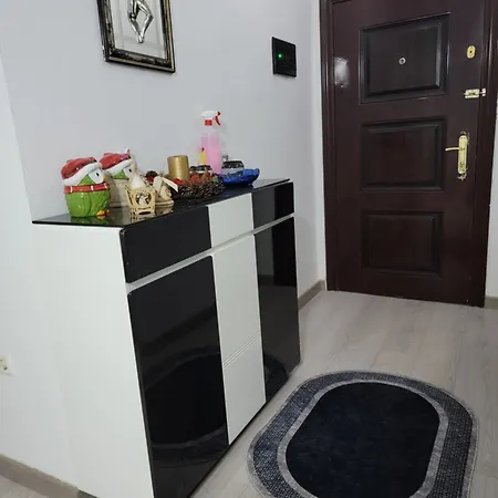 Apartament Shtepija E Lindes Golem (Tirana)